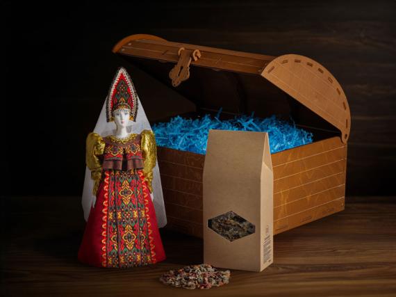 Подарочный набор: кукла фарфоровая, чай "Малина с мятой"