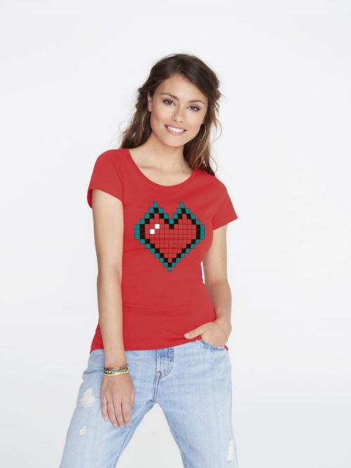Футболка женская Pixel Heart, красная, размер L